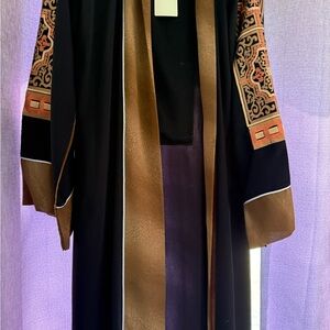 Elegant Black and Gold Kimono with Intricate Patterns